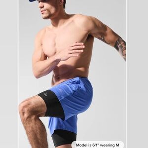 ALO Yoga Mens Conquer React 2-In-1 Performance Short, Blue Black, Sz Small